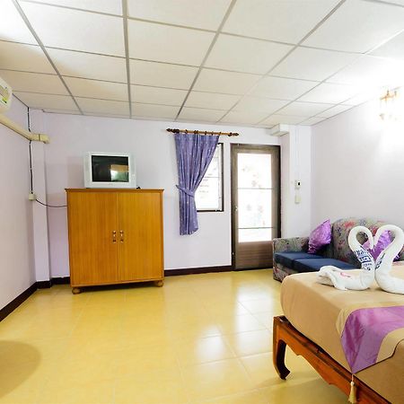 Sananwan Beach B&B Bang Saphan Noi Exteriör bild