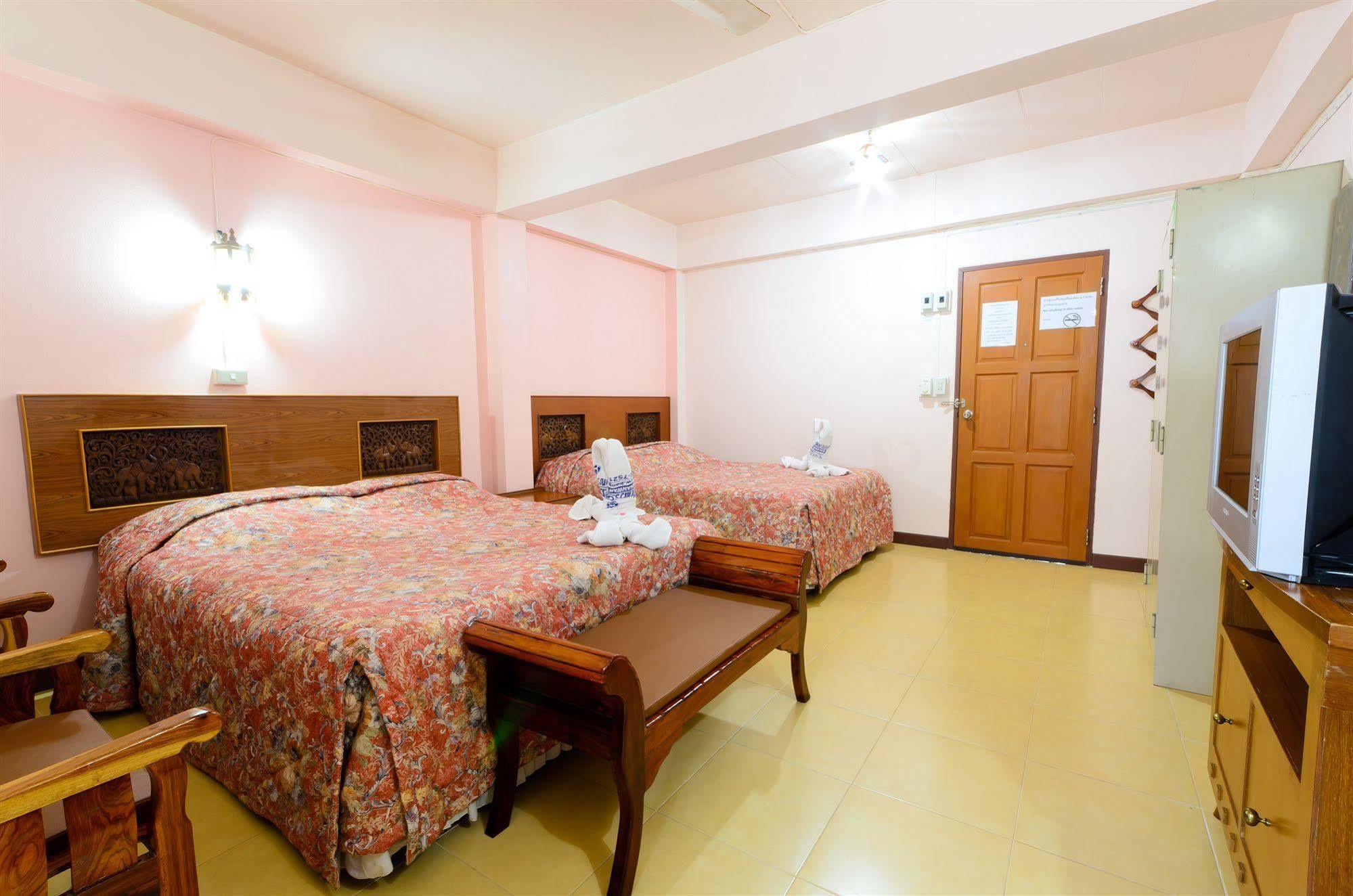 Sananwan Beach B&B Bang Saphan Noi Exteriör bild