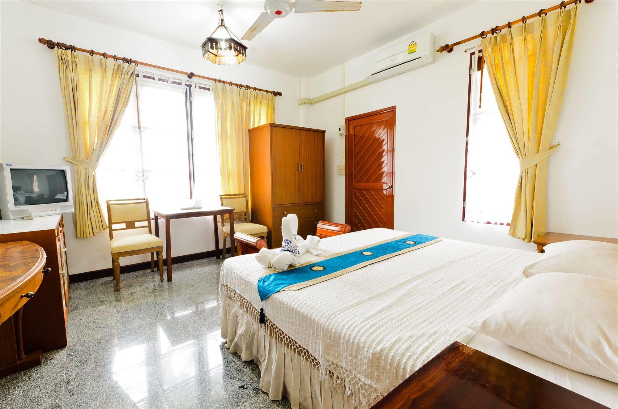 Sananwan Beach B&B Bang Saphan Noi Exteriör bild