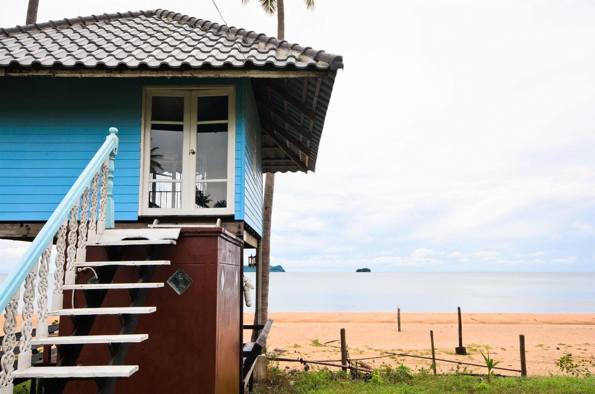Sananwan Beach B&B Bang Saphan Noi Exteriör bild
