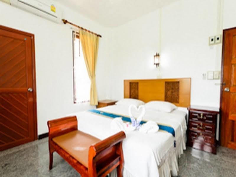Sananwan Beach B&B Bang Saphan Noi Exteriör bild